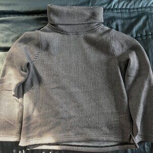 Long sleeve funnelneck pullover, Size L